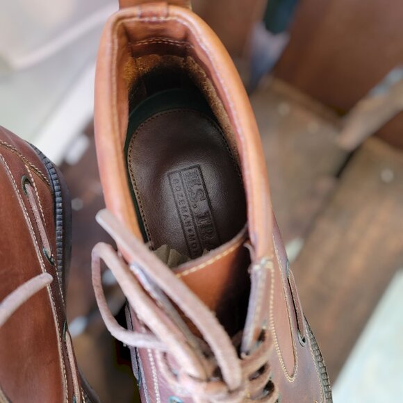 H.S. Track & Co Classic Chukka Boots Size 10M Brown Leather Vibram Sole